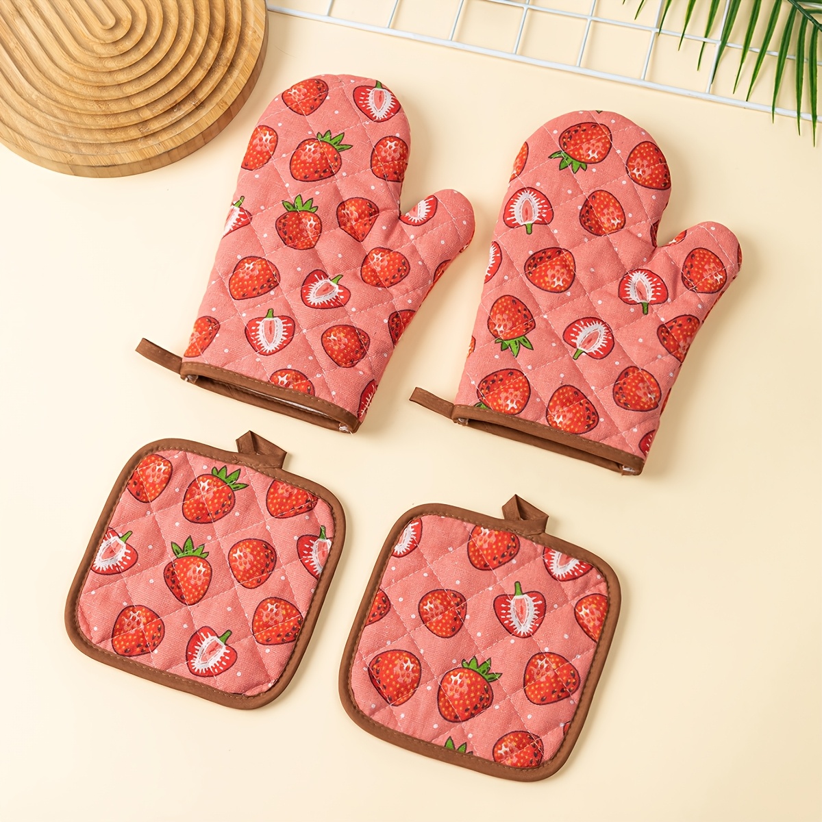 イチゴ柄デイリーホームキッチンオーブン手袋断熱パッド厚みのあ - Kitchen Baking Gloves のレビューと価格