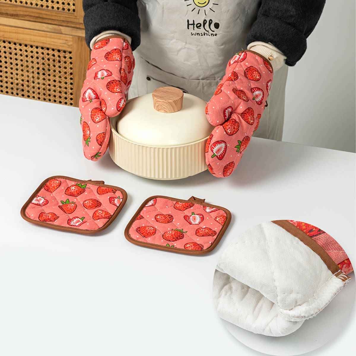 イチゴ柄デイリーホームキッチンオーブン手袋断熱パッド厚みのあ - Kitchen Baking Gloves のレビューと価格